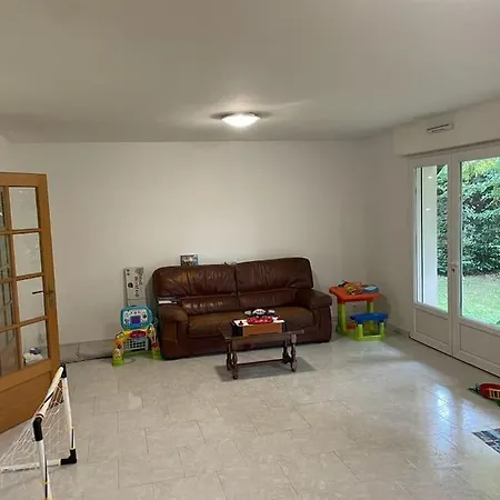 Belle Basque Avec Piscine Et Jardin De 3000m2 Villa *