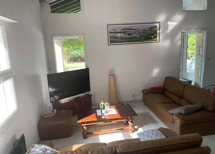 Belle Basque Avec Piscine Et Jardin De 3000m2 Villa San Juan de Luz